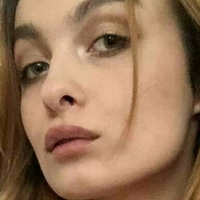 Красива Настя Голи