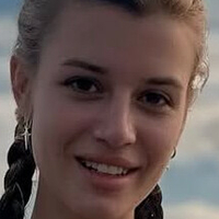 Бела Шателие Голи