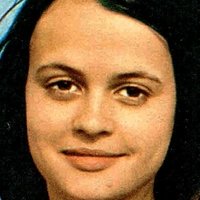 Кармен Якел Голи