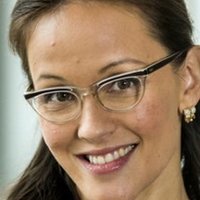 Кристал Лоу Голи