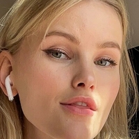 Кърли Лоли Голи