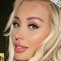 Даниела Чавес С Голи