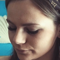 Емили Ви Голи