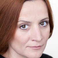 Естел Ларивaз Голи