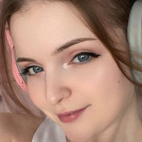 Евелин Голи