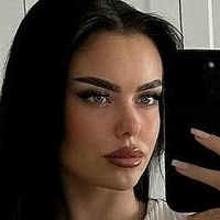 Евелин Оушън Голи