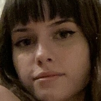 Момичета с бретон Голи