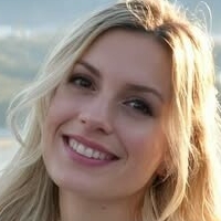 янина ејт Голи