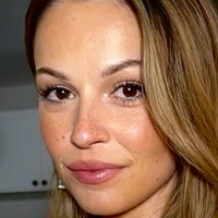 Кайла Уолъс Голи