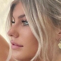 КайлиФоланд Голи