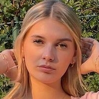 Лена Козловац Голи