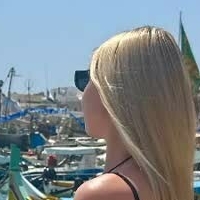 Лена Мочарска Голи