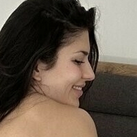 Леони Линднер Голи