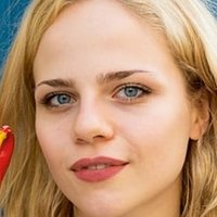 Лили Епли Голи