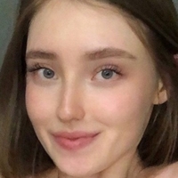 Лили е тук Голи