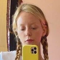 Лолинебел Голи