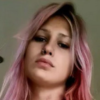 Луси Вълвет Голи
