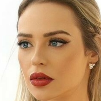 Никол Хайюн Голи
