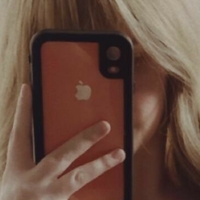 ОфелияксАн Голи