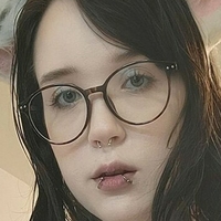 Бременна Емджей Лин Голи