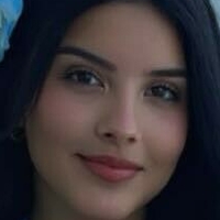 РейчълНайоми Голи