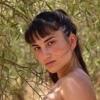 София Лорън Голи