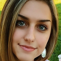 Софи Сомърс Голи