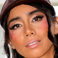 Виолет Майърс ТВ Голи